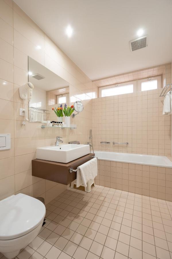 Hotel Vila Viola Luhacovice Bagian luar foto