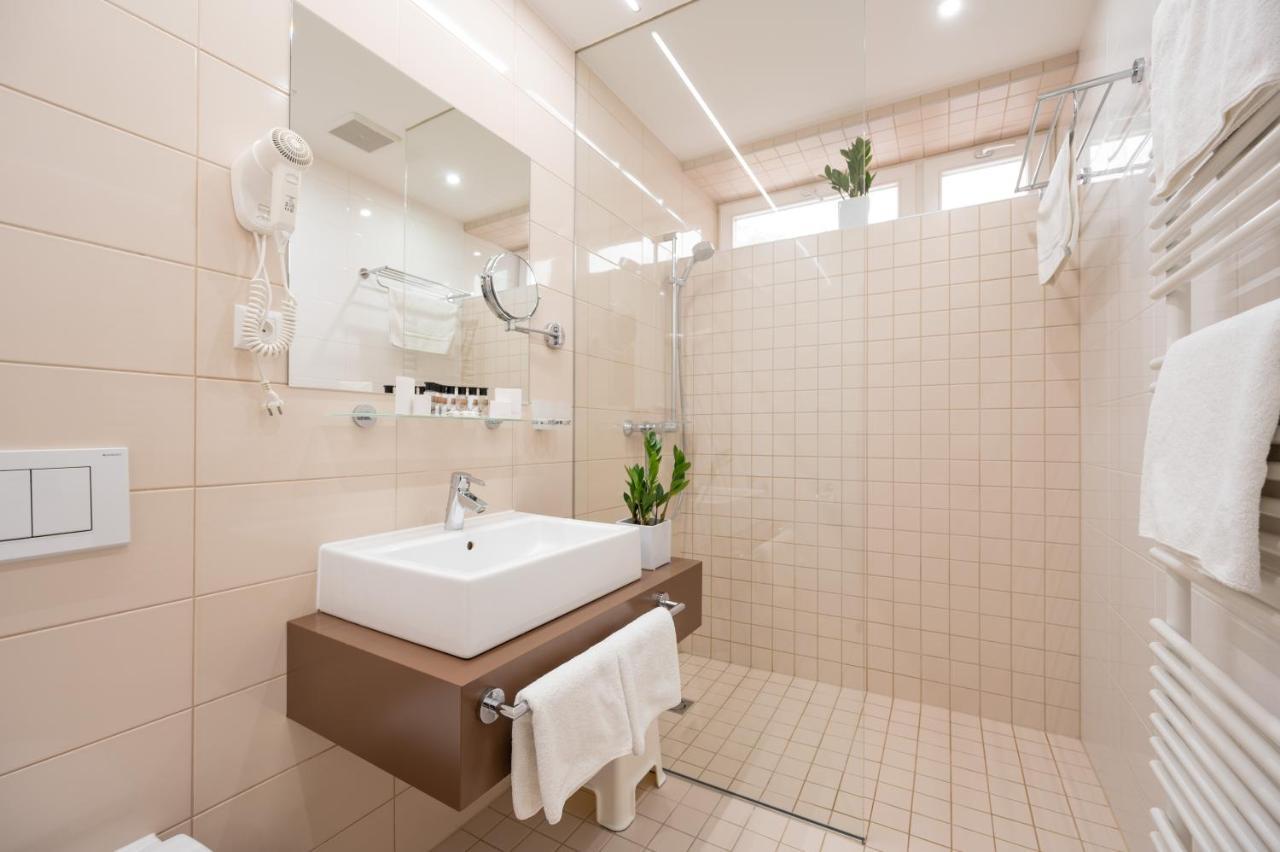 Hotel Vila Viola Luhacovice Bagian luar foto