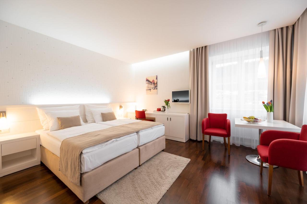 Hotel Vila Viola Luhacovice Bagian luar foto