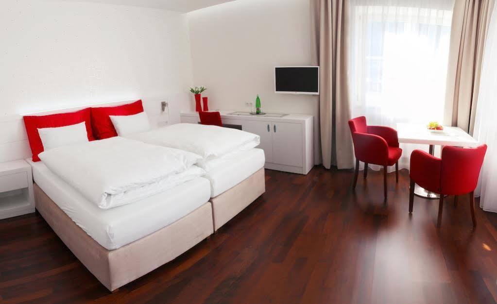 Hotel Vila Viola Luhacovice Bagian luar foto